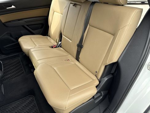 Used 2020 Volkswagen Atlas Cross Sport SE w/ Panoramic Sunroof Package image 22