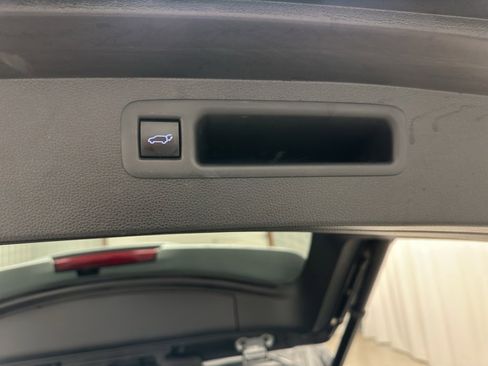 Used 2022 Toyota Highlander XLE image 14