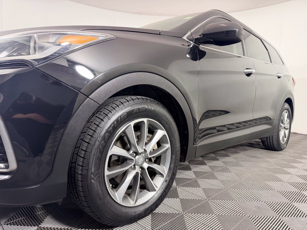 Used 2017 Hyundai Santa Fe SE AWD/4WD image 11