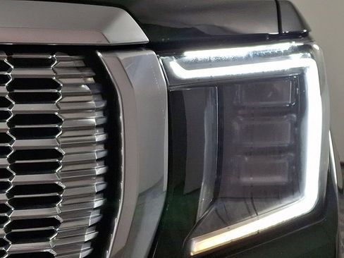 Used 2021 GMC Yukon Denali w/ Denali Ultimate Package image 12