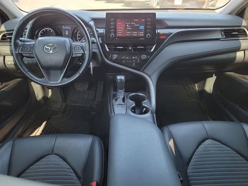 Used 2022 Toyota Camry SE FWD image 9