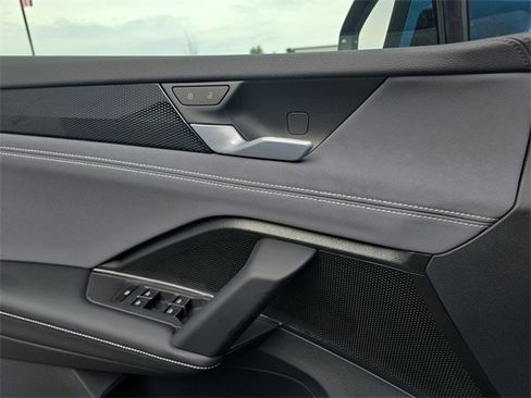 New 2026 Volkswagen Tiguan SE image 11