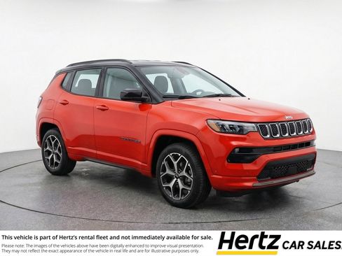 Used 2025 Jeep Compass Limited image 1