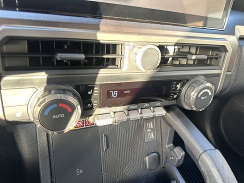 Used 2025 Toyota 4Runner TRD Off-Road Premium image 19