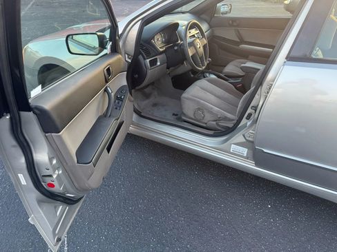 Used 2005 Mitsubishi Galant ES image 15