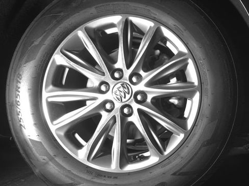 Used 2023 Buick Enclave Essence AWD/4WD image 21
