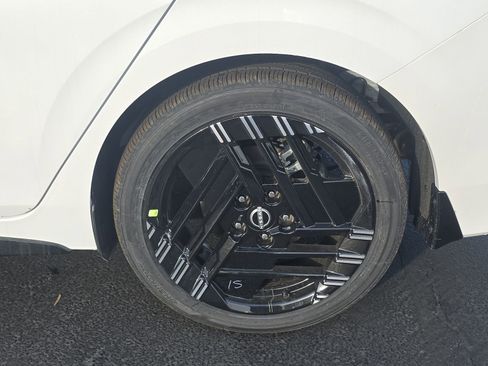 New 2026 Nissan Sentra SR image 10