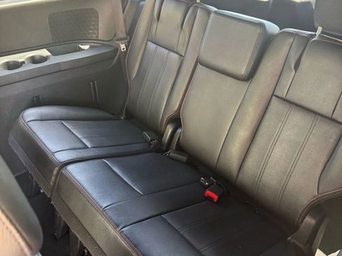Used 2019 Dodge Grand Caravan GT image 13