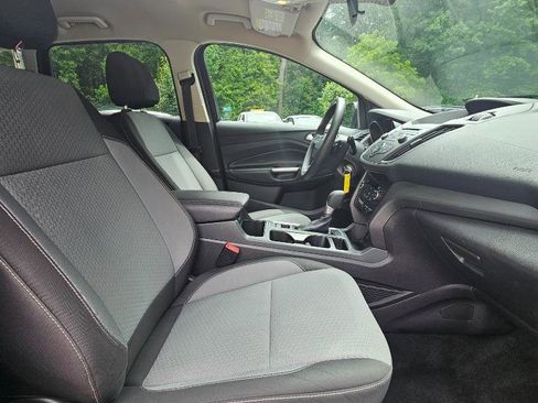 Used 2017 Ford Escape SE image 42