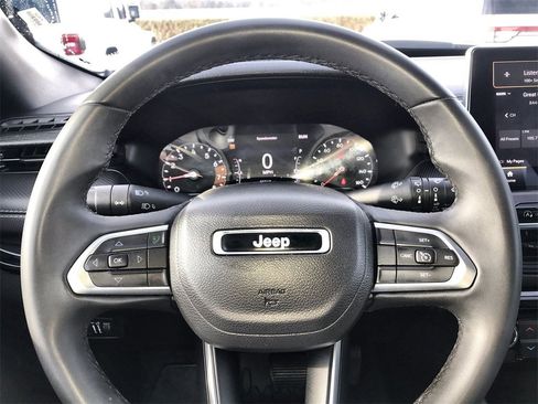 Used 2022 Jeep Compass Altitude image 14