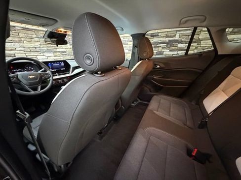 Used 2024 Chevrolet Trax LS FWD image 28