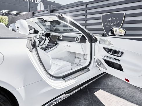 Used 2026 Mercedes-Benz Maybach SL 680 image 32