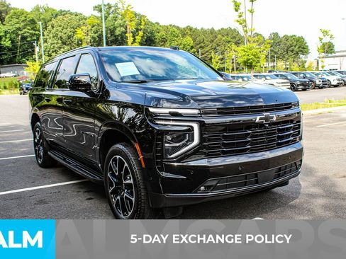 Used 2026 Chevrolet Suburban RST w/ Comfort Package AWD/4WD image 4