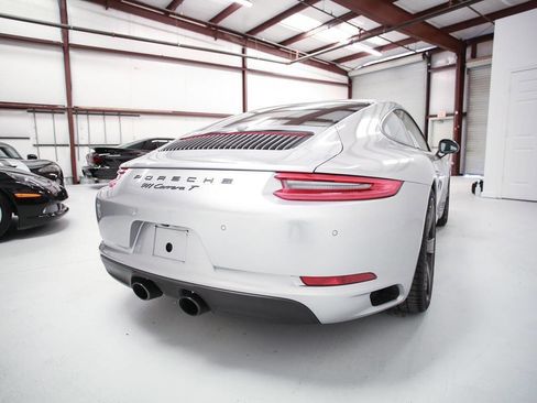 Used 2018 Porsche 911 Carrera T image 10