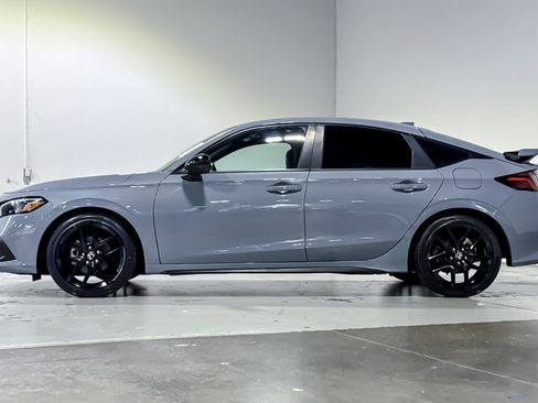 Used 2023 Honda Civic Sport image 2