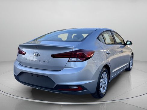 Used 2020 Hyundai Elantra SE image 3
