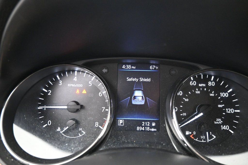 Used 2018 Nissan Rogue SV AWD/4WD image 19
