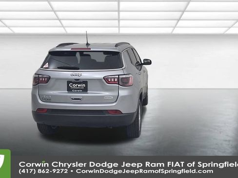 Used 2022 Jeep Compass Latitude image 13