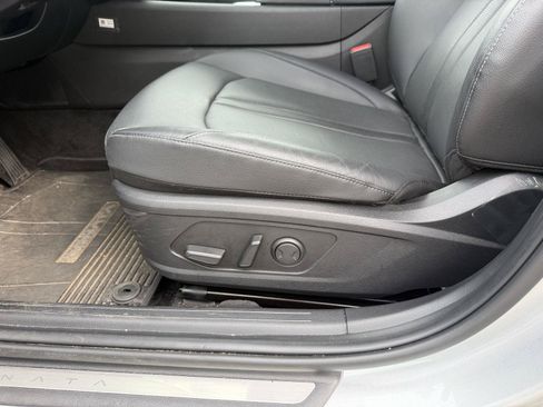 Certified 2025 Hyundai Sonata Limited FWD image 48