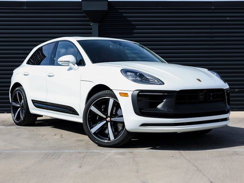New 2026 Porsche Macan GTS image 9