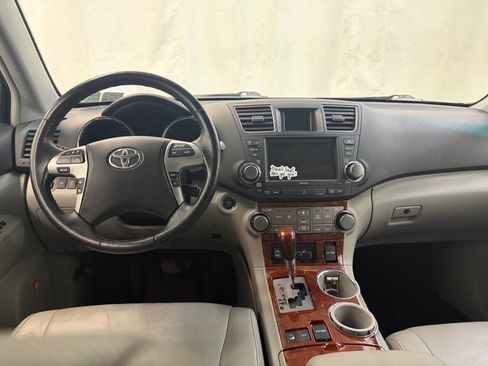 Used 2012 Toyota Highlander Limited w/ Tow Pkg image 13