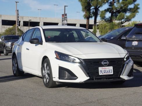 Certified 2024 Nissan Altima 2.5 S image 2