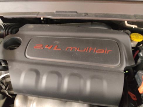 Used 2018 Jeep Compass Latitude w/ Popular Equipment Group FWD image 30