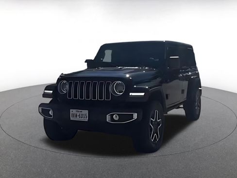 Used 2025 Jeep Wrangler Unlimited Sahara AWD/4WD image 11