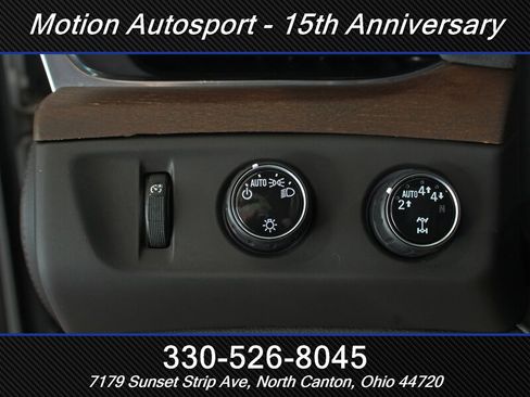 Used 2017 Cadillac Escalade Premium Luxury AWD/4WD image 16
