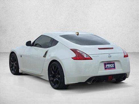 Used 2020 Nissan 370Z Coupe RWD image 8