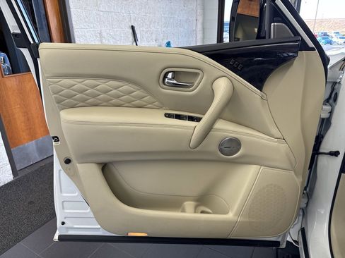 Used 2021 INFINITI QX80 Sensory w/ All-Season Package image 38