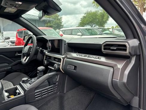 Used 2026 Toyota Tacoma TRD Off-Road AWD/4WD image 10