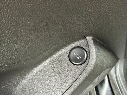 Used 2017 Chevrolet Cruze LT image 25