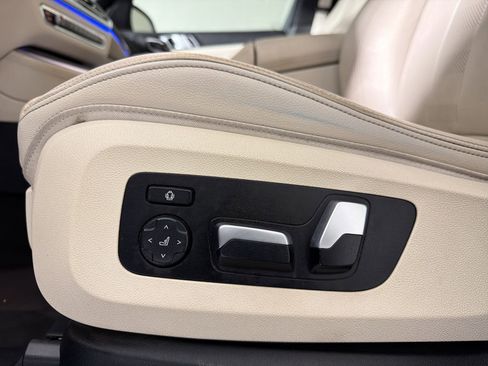 Used 2019 BMW X5 xDrive40i w/ Convenience Package AWD/4WD image 11