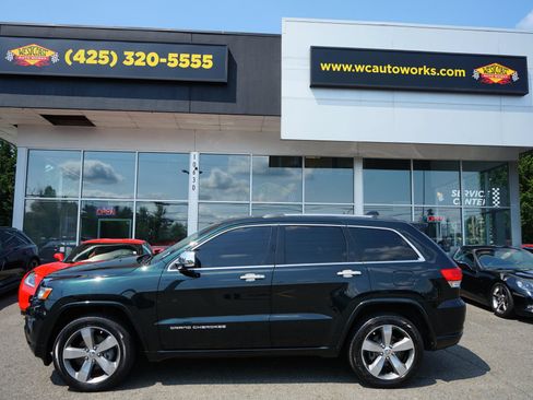 Used 2014 Jeep Grand Cherokee Overland AWD/4WD image 2