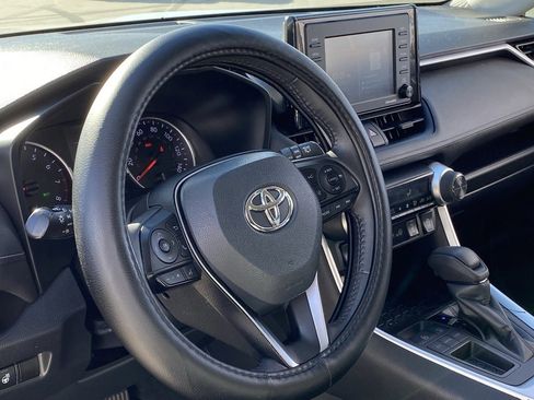 Used 2022 Toyota RAV4 XLE w/ XLE Grade Weather Package image 5