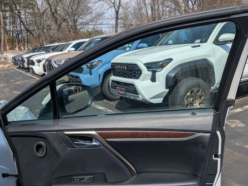 Used 2020 Lexus RX 450h AWD w/ Premium Package image 19