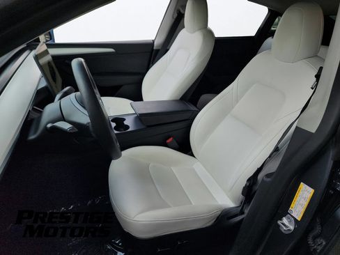 Used 2023 Tesla Model Y Long Range AWD/4WD image 17