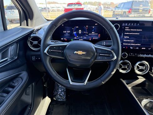 Used 2024 Chevrolet Blazer EV LT image 14