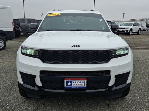 Used 2023 Jeep Grand Cherokee L Altitude image 4