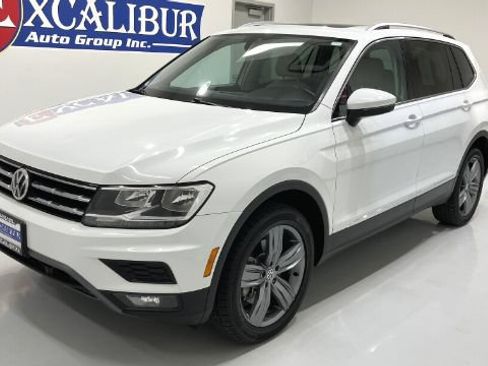 Used 2020 Volkswagen Tiguan SEL w/ 3rd Row Seat Package AWD/4WD image 10