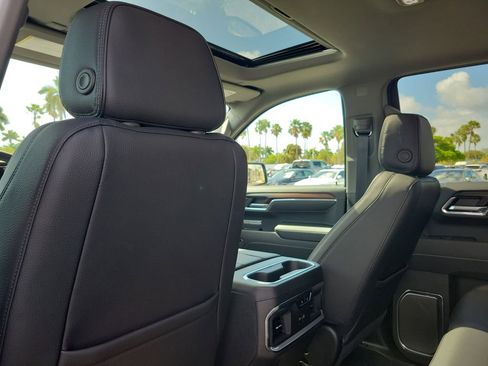 Used 2025 GMC Sierra 1500 Denali w/ Denali Reserve Package AWD/4WD image 13