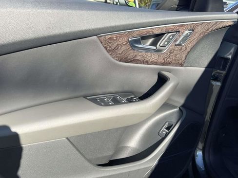 Used 2020 Audi Q8 Premium Plus w/ Premium Plus Package image 21