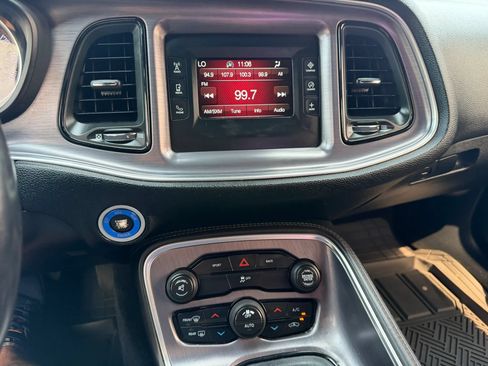Used 2016 Dodge Challenger SXT RWD image 13