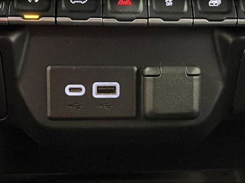 Used 2022 Chevrolet Silverado 1500 LT image 29