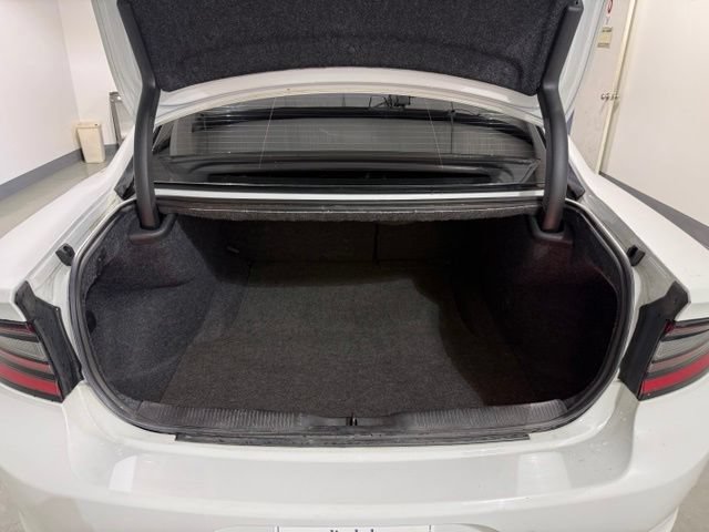Used 2019 Dodge Charger SXT RWD image 8