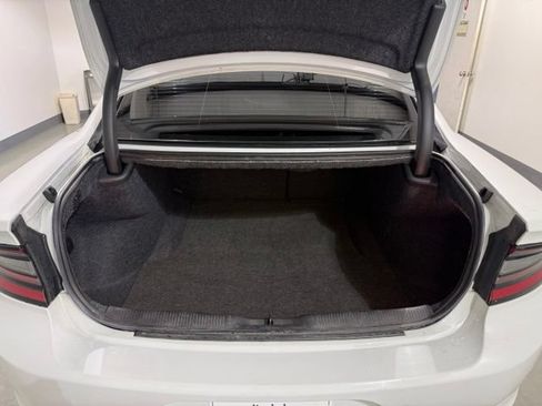 Used 2019 Dodge Charger SXT RWD image 8