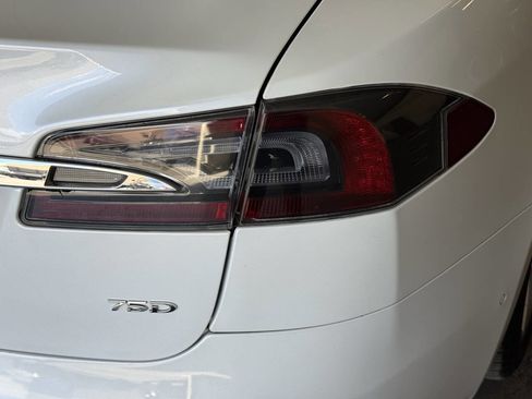 Used 2018 Tesla Model S 75D AWD/4WD image 13