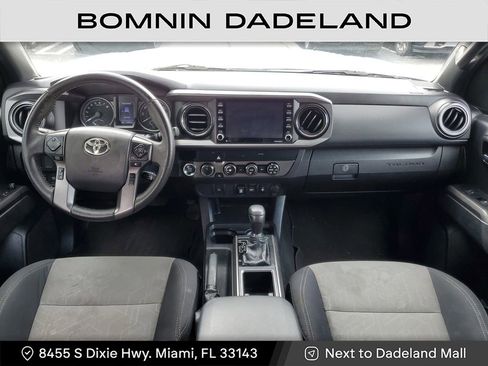 Used 2020 Toyota Tacoma TRD Off-Road image 11