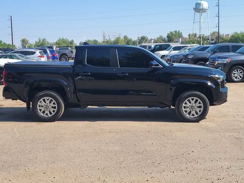 Used 2024 Toyota Tacoma SR5 AWD/4WD image 5